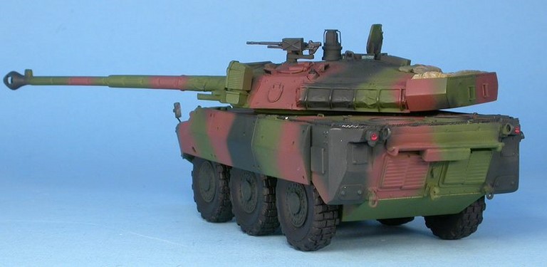 Blindé AMX 10 RC rénové GIAT Nexter