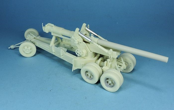 US M1A1 155 mm long Tom gun