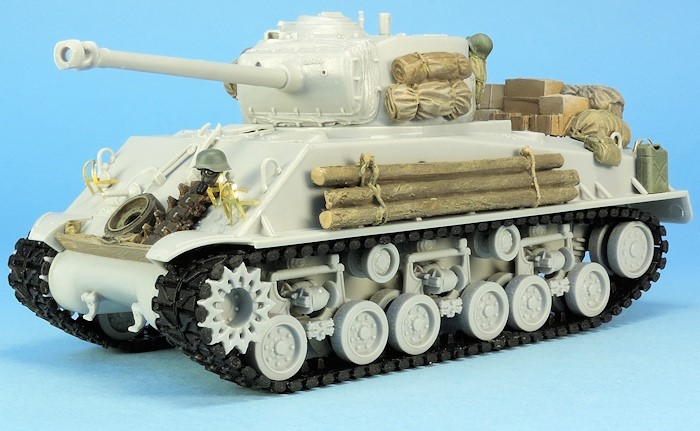 Sherman M4A3E8 FURY base Hobby Boss